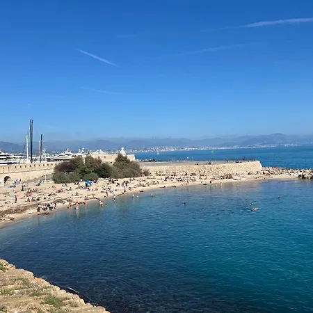 Plaza One-bedroom With Ac Ferienhaus Antibes