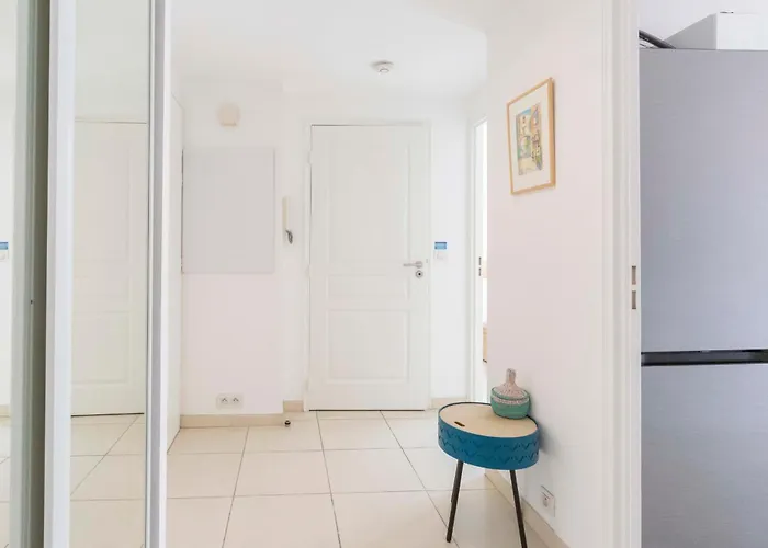 Plaza One-bedroom With Ac *