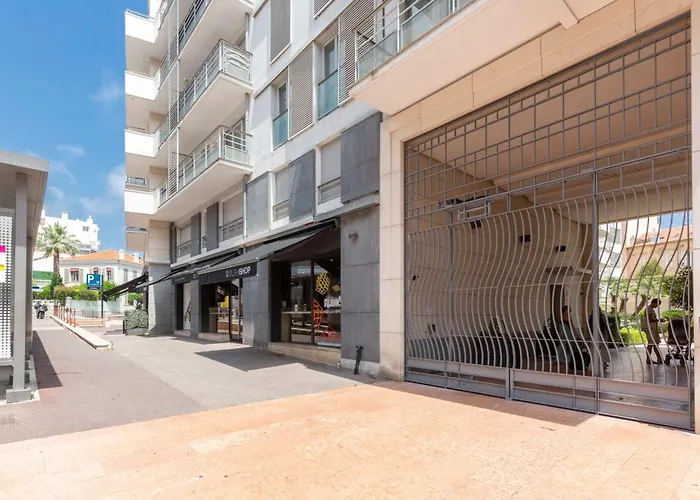 Plaza One-bedroom With Ac * Antibes