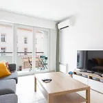 Plaza One-bedroom With Ac