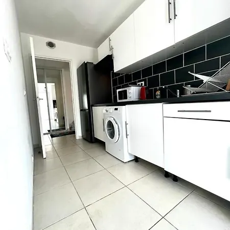 Plaza One Bedroom With Ac *