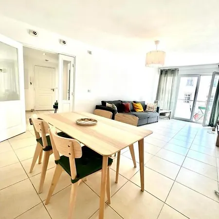 Plaza One Bedroom With Ac *