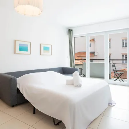 Plaza One Bedroom With Ac * 昂蒂布