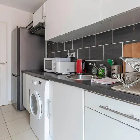 Tatil Evi Plaza One-bedroom With Ac *