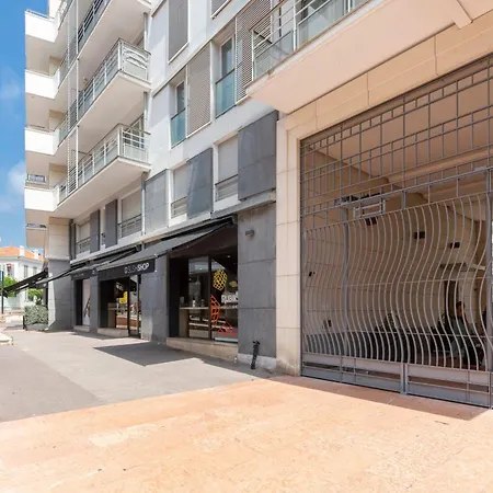 Plaza One-bedroom With Ac * 앙티브