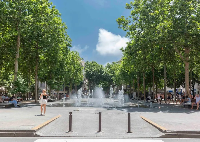 別荘 Plaza One-bedroom With Ac *